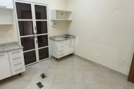 Sobrado comercial para locação em Perdizes | 160m² | 2 Andares | 7 Salas