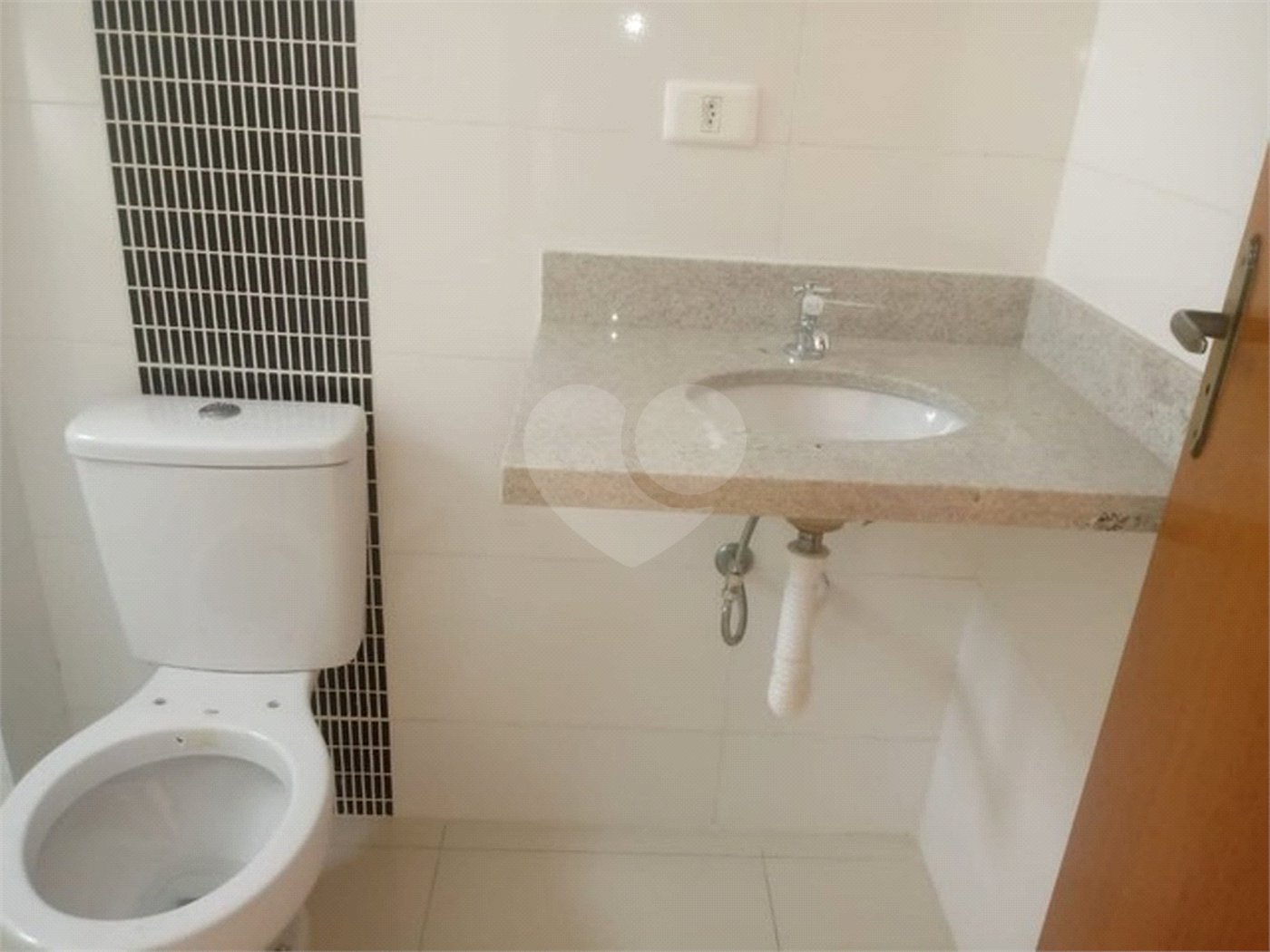 Apartamento no Condomínio Residencial Clarice.