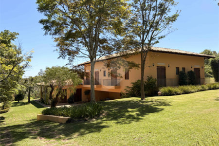 Casa à venda em condomínio fechado em Vinhedo, interior de São Paulo