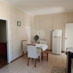 Casa térrea e espaçosa no centro da cidade por apenas R$370.000,00!!! Vamos agendar uma visita?