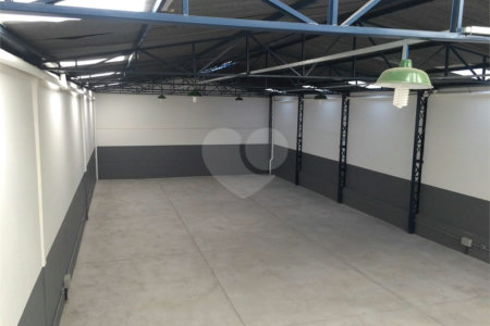 Galpão comercial no Jardim São Paulo.