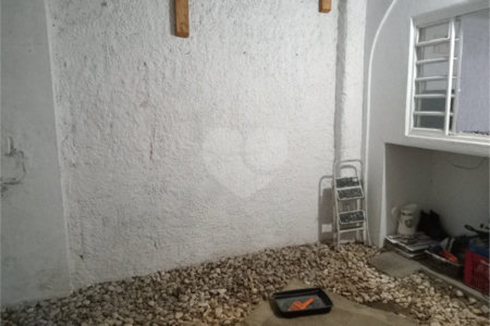 Casa térrea de 90² no Campo Belo com 2 dormitórios e vaga de garagem
