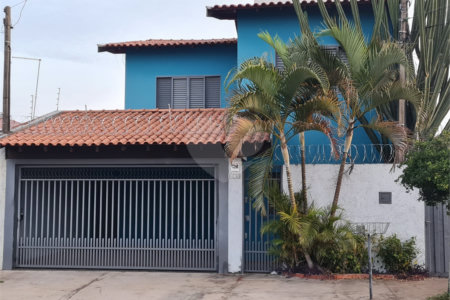 Casa sobrado para venda no Jardim das Torres