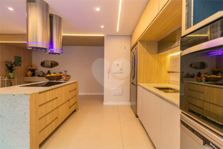 Apartamento 3 suítes 4 vagas 318m² a venda na Vila Sofia - São Paulo