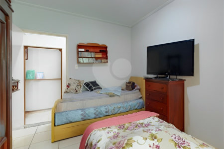Apartamento à venda na Aclimação de 65 metros quadrados, com 2 dormitórios 1 vaga