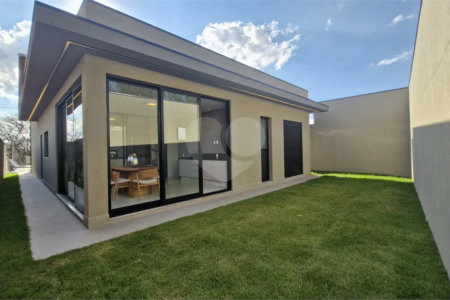 Casa Térrea de Alto Padrão no Condomínio Elementum | Totalmente Mobiliada e Decorada, 3 Suítes e Piscina