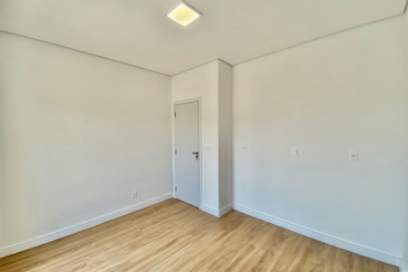 Casa à venda com 3 quartos, sendo 3 suítes, no condomínio Vila Giardino, Jundiaí - SP