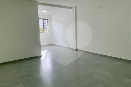 Sobrado com 3 andares, 350 m², 6 quartos, 2 suítes e 5 vagas para locação no Jardim Anália Franco!