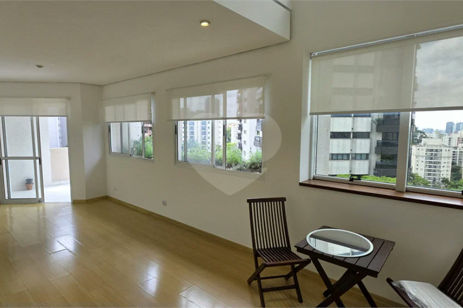 Apartamento à venda com 2 suítes em Vila Andrade, São Paulo, SP
