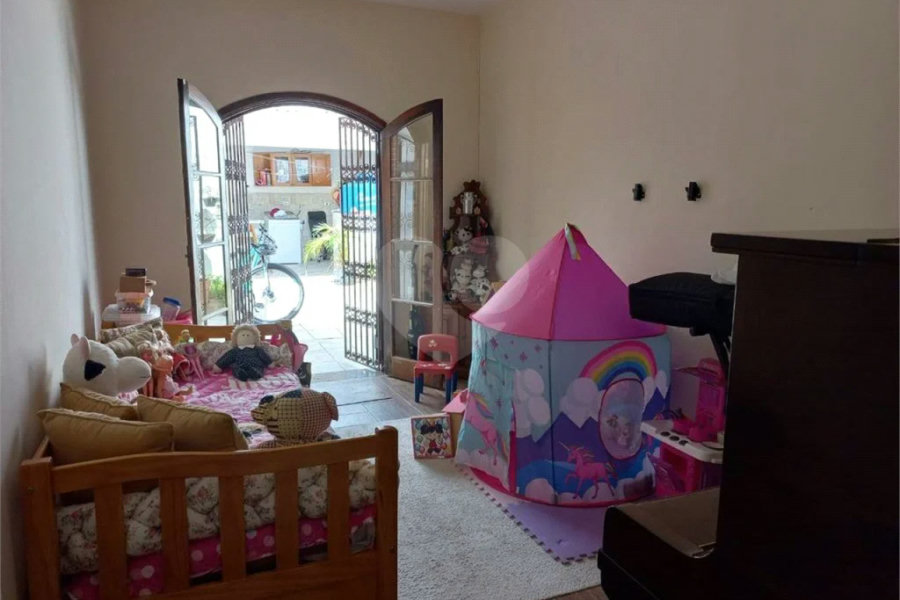 Casa à venda com 3 quartos, sendo 2 suítes, em Jardim Oriental, São Paulo, SP