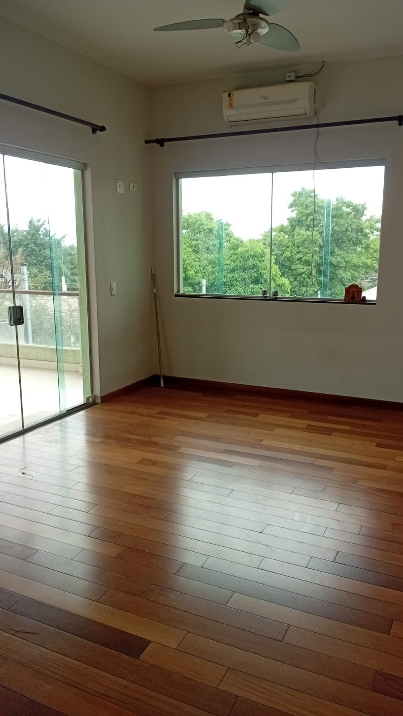 Sobrado residencial/comercial para alugar com 4 quartos, sendo 1 suíte, em Parque Ipê, São Paulo - SP