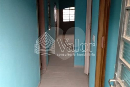 Ótimo salão comercial com uma casa no andar superior