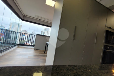 Apartamento de 2 quartos mobiliado à venda no Paraíso