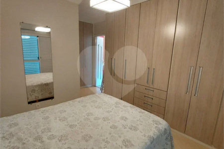 Sobrado á venda com 102m²- Vila Bertioga.