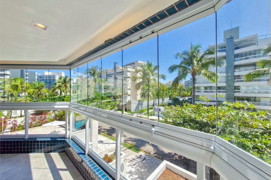 Apartamento à venda com 3 quartos, sendo 2 suítes,  em Riviera de São Lourenço, Bertioga, SP