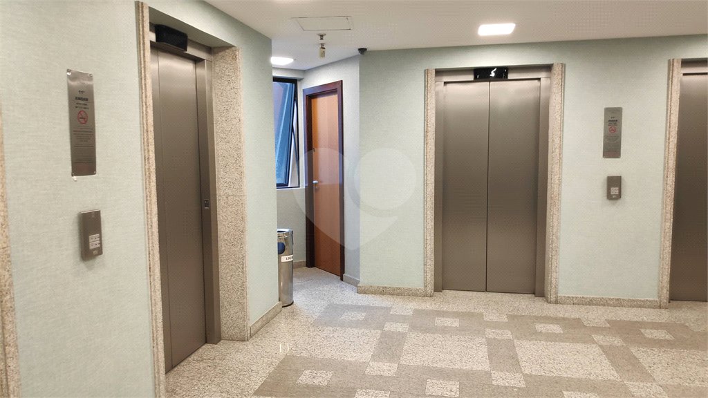 Sala comercial para locação em Moema