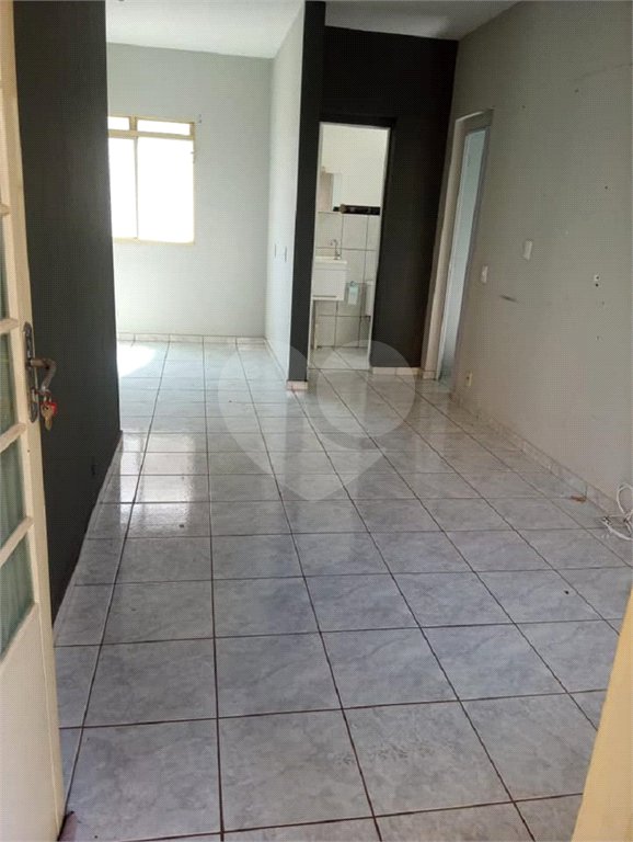 Apartamento no Condomínio Residencial Jardim das Torres.