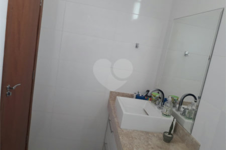 Sobrado a venda no Condomínio Village Damha II