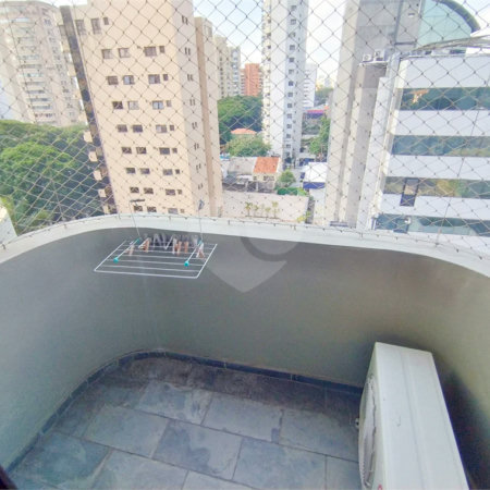 Apartamento mobiliado em Moema, - 1 quarto, sala e cozinha - 1 vaga