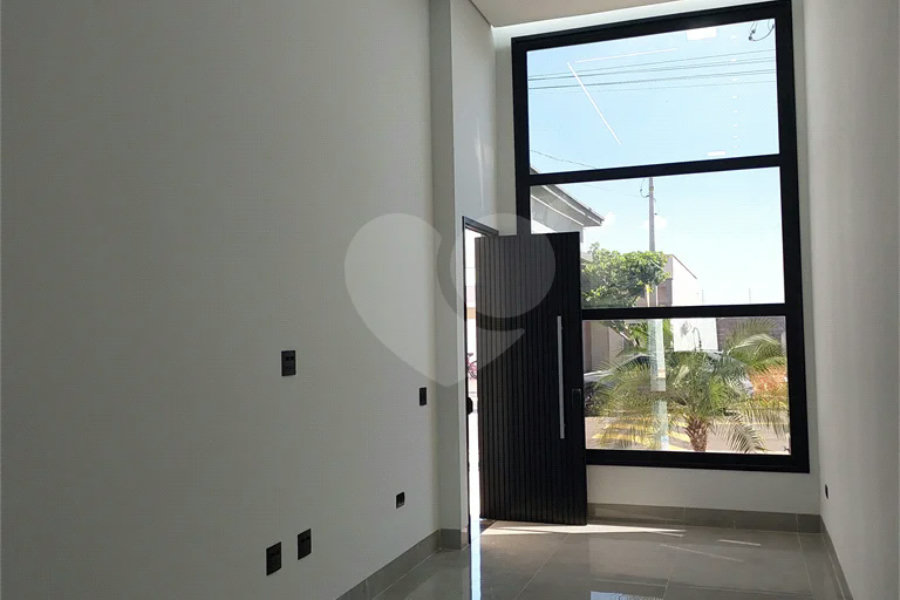 Casa térrea em condomínio fechado com 3 dormitórios sendo 1 suíte em Piracicaba-SP.