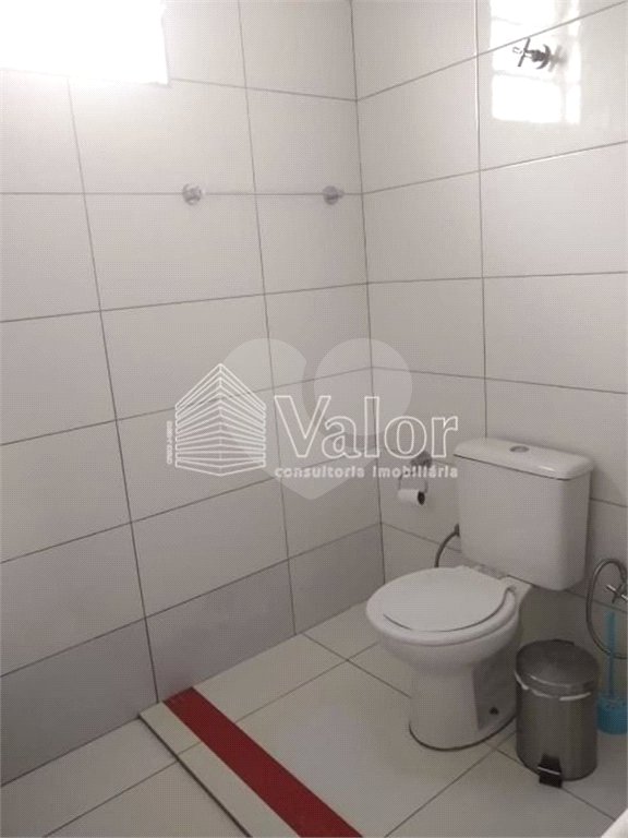 Casa Térrea com 3 dormitórios, sendo 1 suíte.