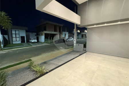 CASA A VENDA COM 3 DORMITÓRIOS, SENDO 1 SUITE NO SESIDENCIAL VILLENEUVE