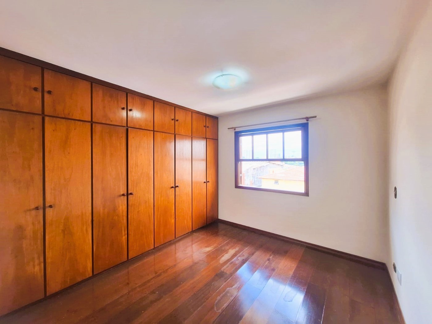 Casa à venda com 4 suítes, sendo 1 suíte externa, no Jardim Bonfiglioli, São Paulo - SP