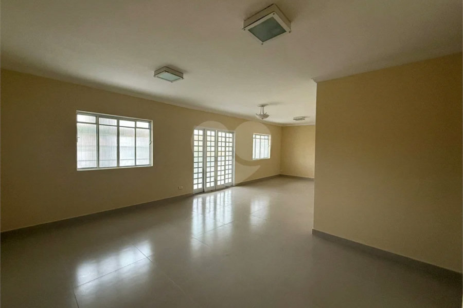 Casa à venda no Bairro Nova Piracicaba Casa à venda 3 dormitórios, 304m2 - Bairro Nova Piracicaba - Piracicaba, SP Casa à venda 3 dormitórios, 304m2 - Bairro Nova Piracicaba - Piracicaba, SP