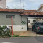 Prédio para venda com 6 kitnets.