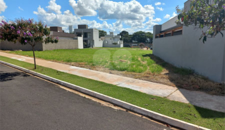 Terreno à venda em Residencial Samambaia, São Carlos, SP