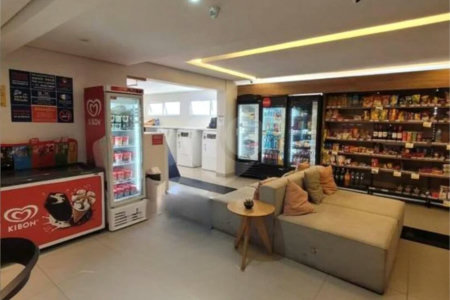 Apartamento 32 m2, com 1 dormitório e 01 vaga de garagem