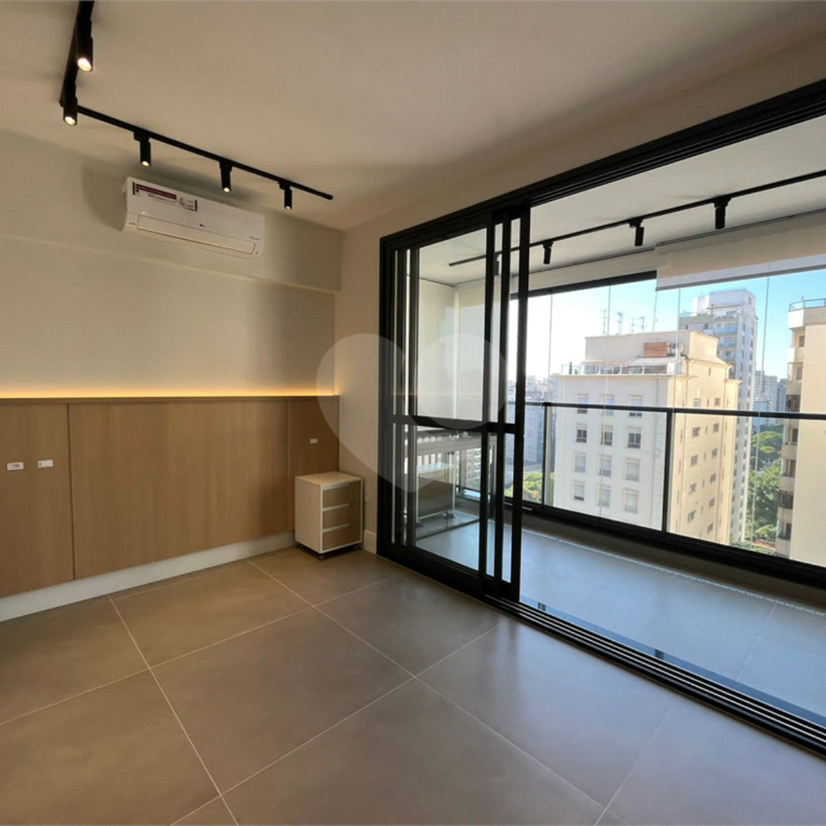 Studio locado á venda perto do metrô no Campo Belo, São Paulo - SP