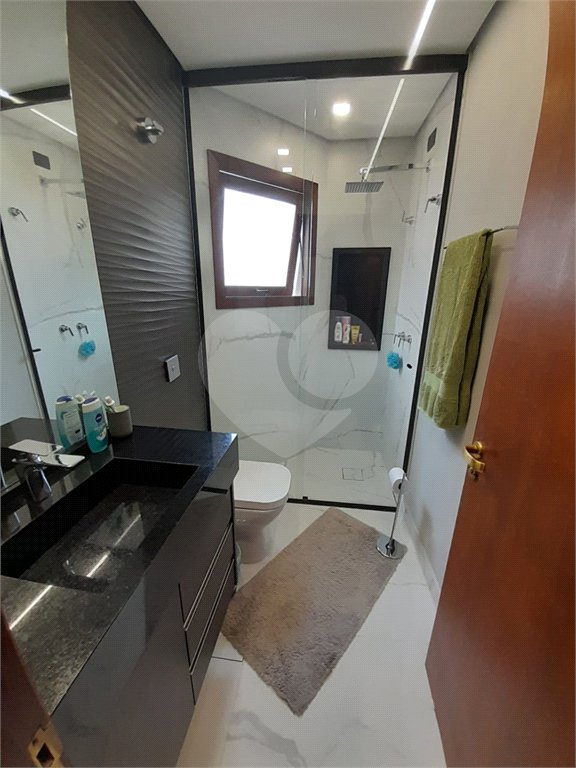 3 AMPLAS SUITES MAIS ECRITORIO MUITO VERDE E AMPLO QUINTAL