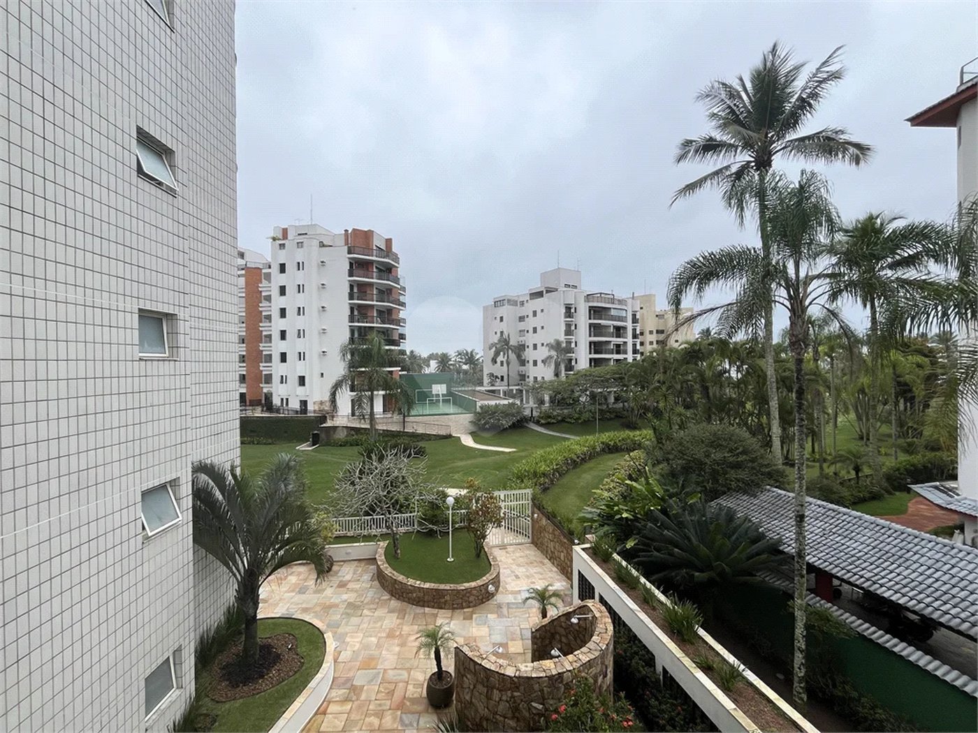 Apartamento à venda com 3 quartos, sendo 1 suíte, em Riviera de São Lourenço, Bertioga, SP