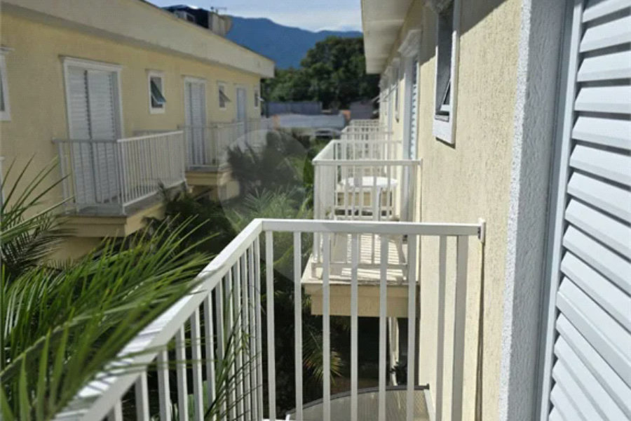 Apartamento à venda com 2 suítes em Maitinga, Bertioga, SP