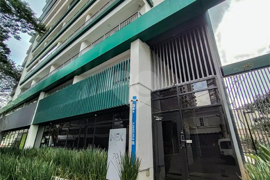 Apartamento a venda com 1 dormitório, sala com varanda e próximo ao metrô Vila Madalena.