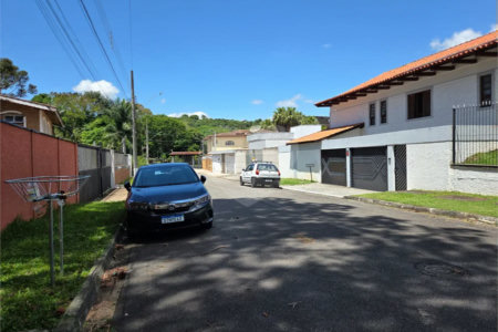 Em bairro nobre está o seu maravilhoso lote em Atibaia, Venha conhecer.