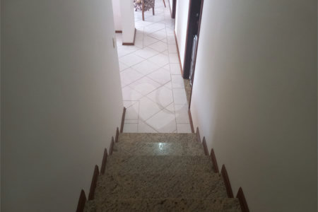 Casa à venda com 4 quartos, sendo 2 suítes,  em Villaggio Capríccio, Louveira, SP