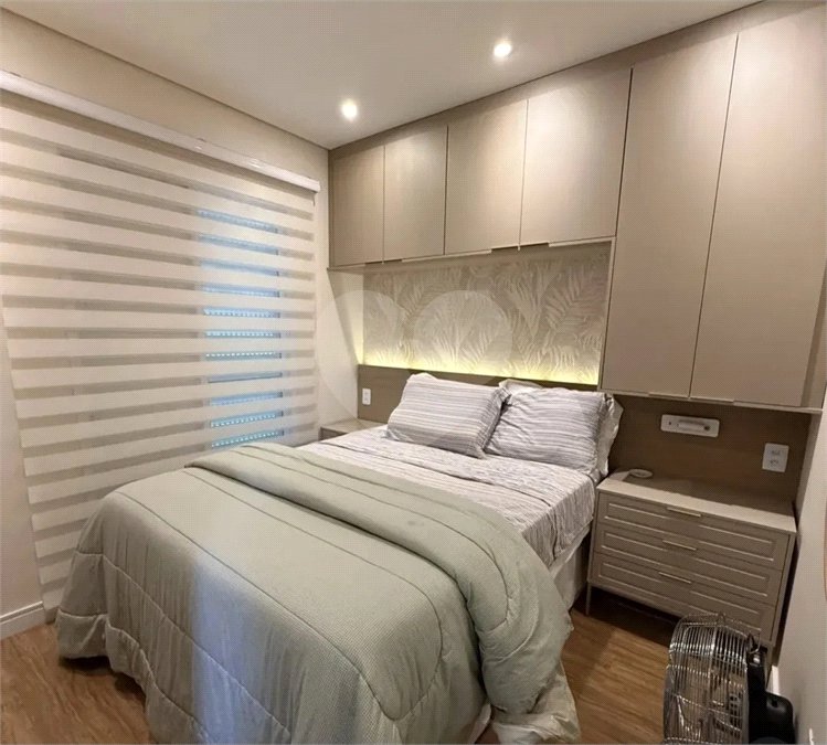 Apartamento de 100 m² à venda em Santo André, sem condomínio, com 2 quartos, 2 banheiros, móveis planejados, área gourmet e 1 vaga coberta e fixa. Excelente acabamento.