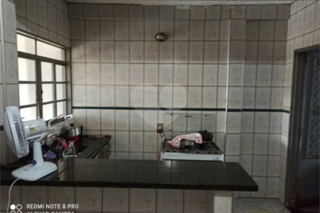 Casa Térrea com 2 dormitórios.