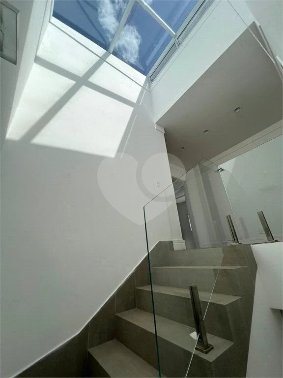 Residencial Tremembe Casa Linda - 255 mts - 04 dormit sendo 02 suites , 5 wcs - 04 vagas