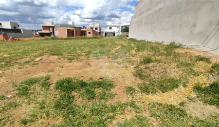 Terreno à venda no condomínio Residencial Villeneuve, São Carlos - SP