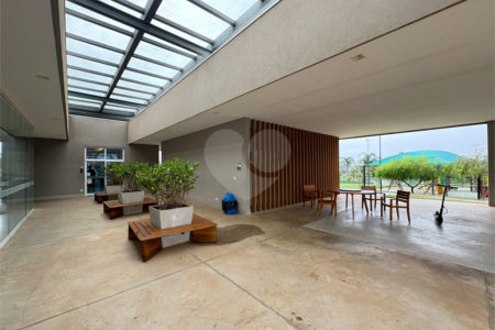 Lote à venda no Condomínio Village Damha IV