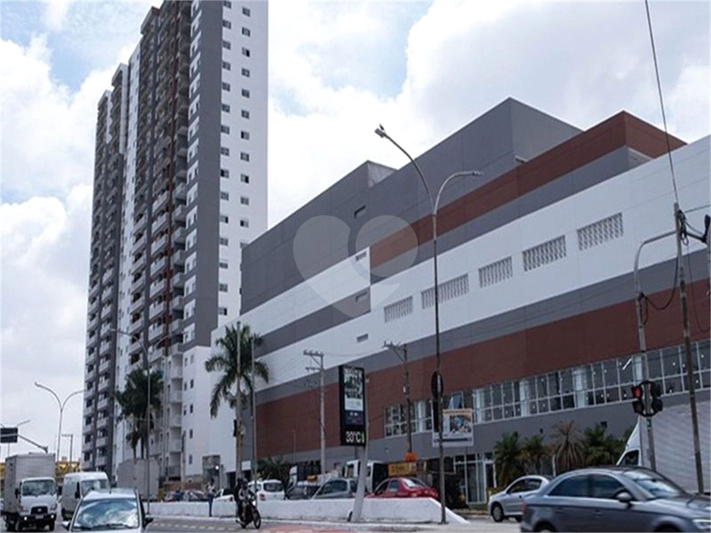 1 DORMITÓRIO NO IPIRANGA COM ARMÁRIOS - 45 M² - COM 1 VAGA