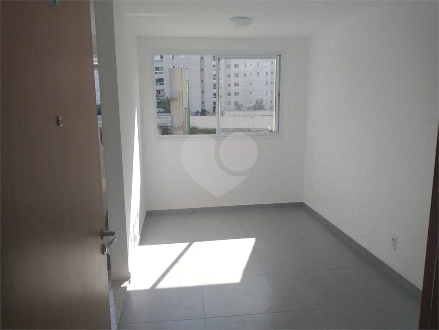 APARTAMENTO COM DOIS DORMITÓRIOS E UMA VAGA NA RAIMUNDO PEREIRA DE MAGALHÃES.