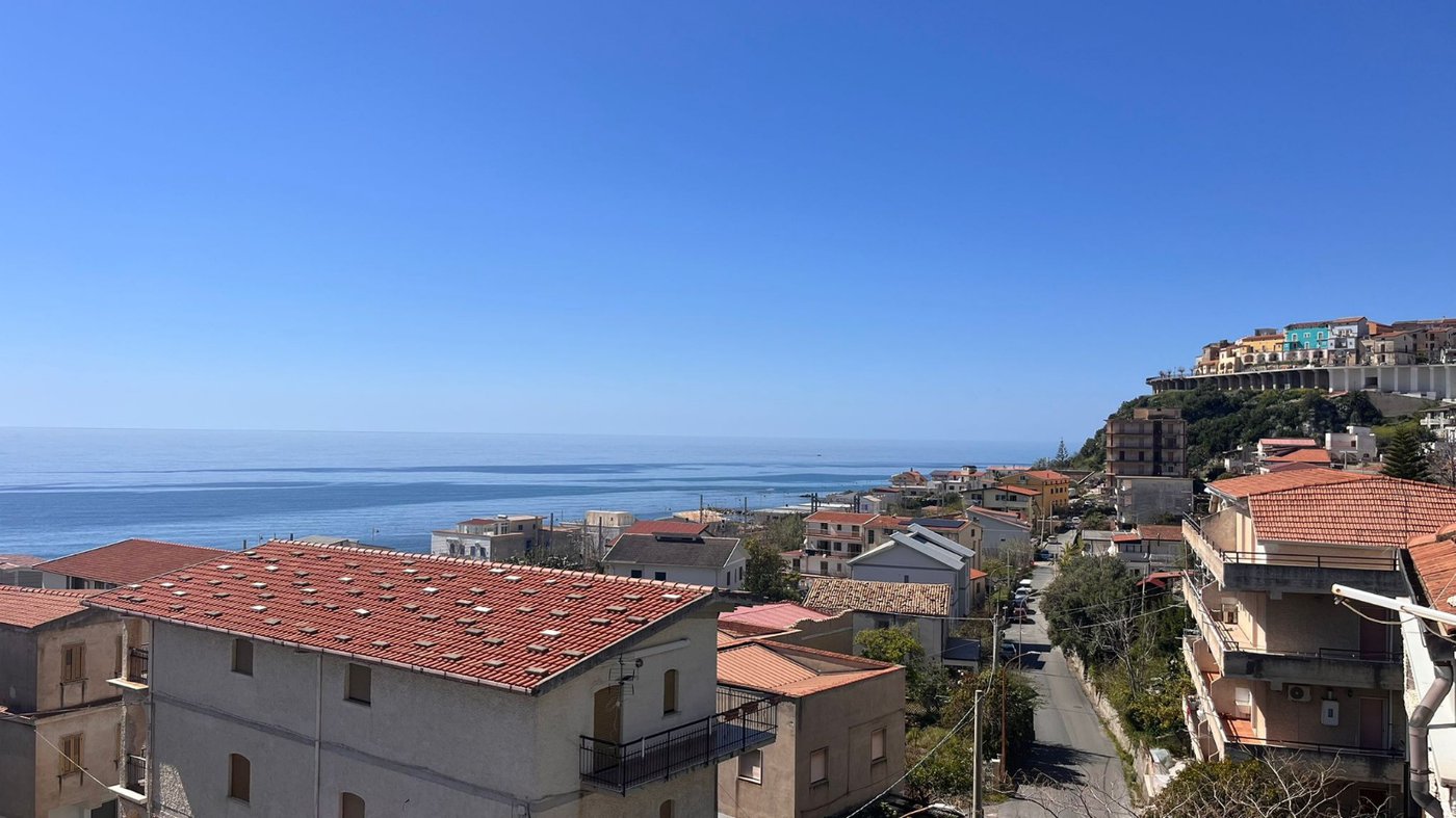 Apartamento à venda com 2 quartos em San Lucido, CS