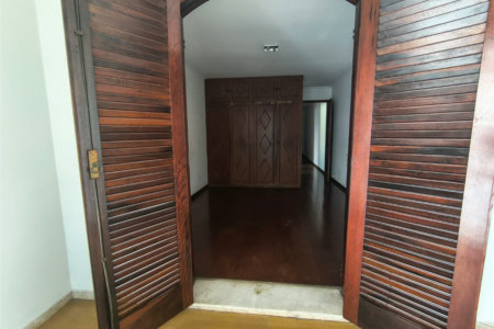 Sobrado à venda com 3 quartos, sendo 1 suíte,  em Jardim Esmeralda, São Paulo, SP