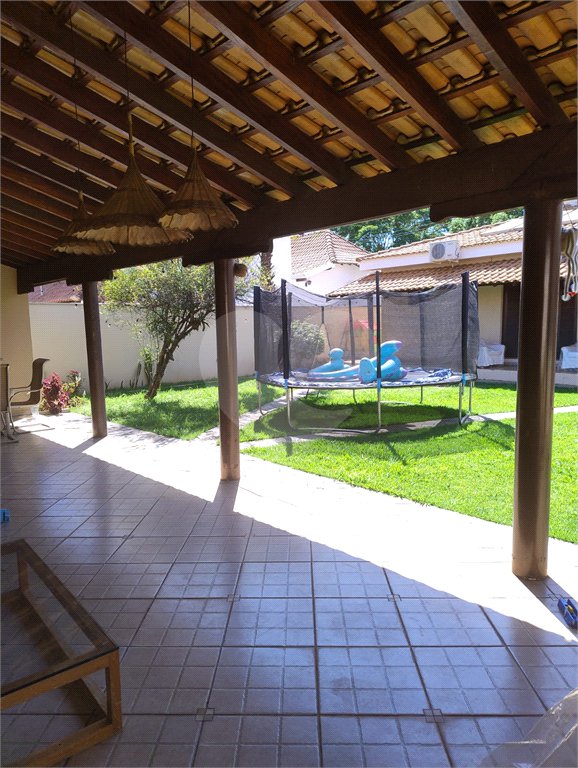 Excelente sobrado no Condomínio Parque Sabará