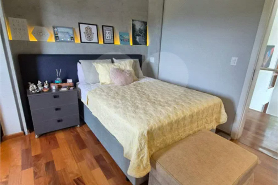 Casa em Condomínio de Alto Padrão no Suíça da Cantareira.