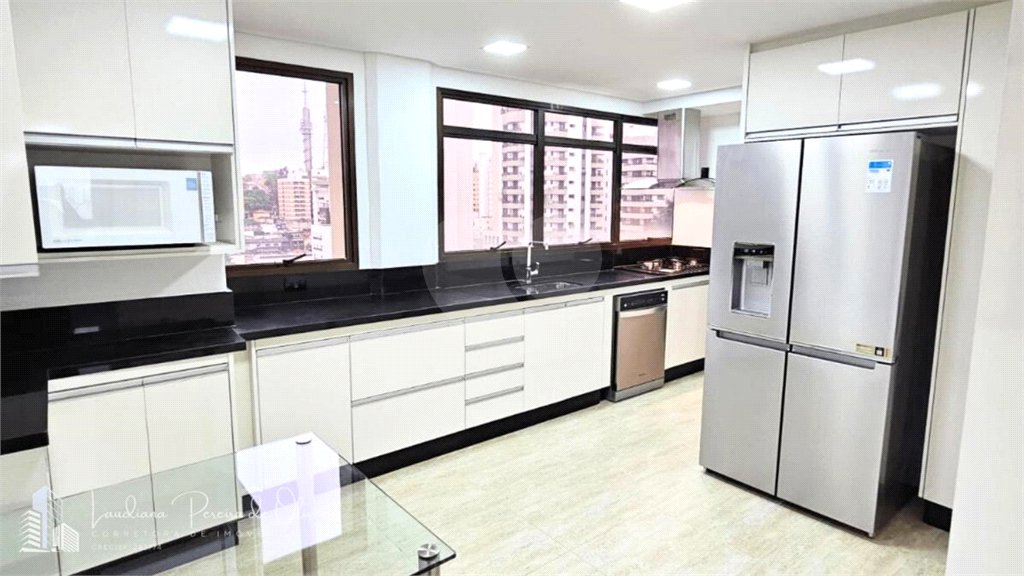 Apartamento à Venda com 210m² com 3 dormitórios e 3 vagas em Perdizes - Estuda permuta .